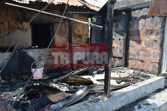Miscreants burnt a ration shop burnt at Chandinamura